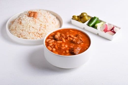 يخنة فاصوليا بيضاء
