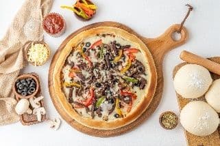 بيتزا لحم مع الخضار