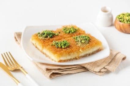 كنافة بين نارين بالقشطة